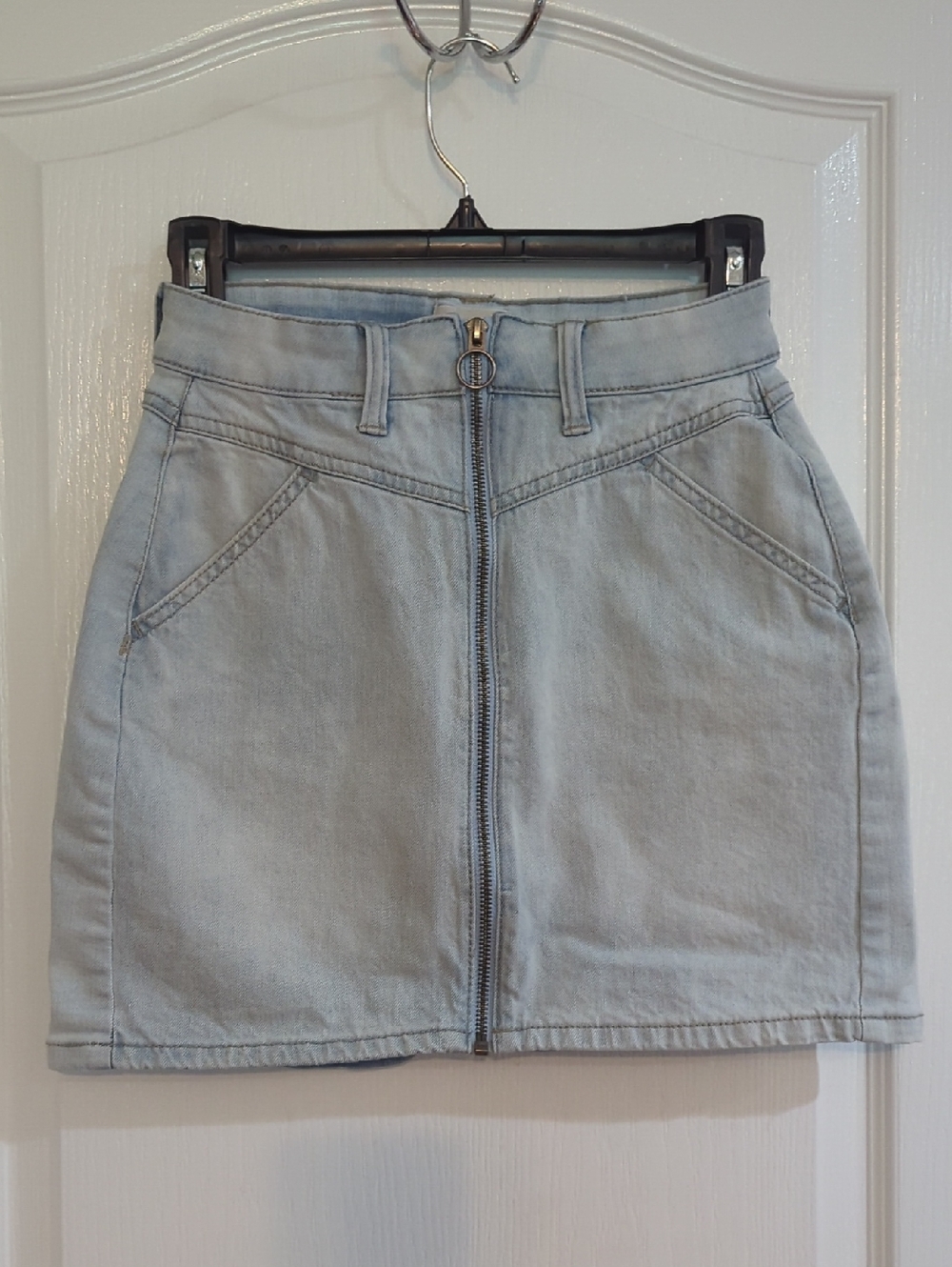 SO Light Blue Front-Zip Denim Mini Skirt Sz 1/25w